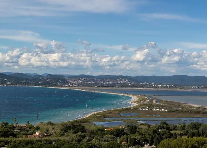 Le De La Presqu Ile De Giens Sea And Mountain Pleasure Вілла Єр