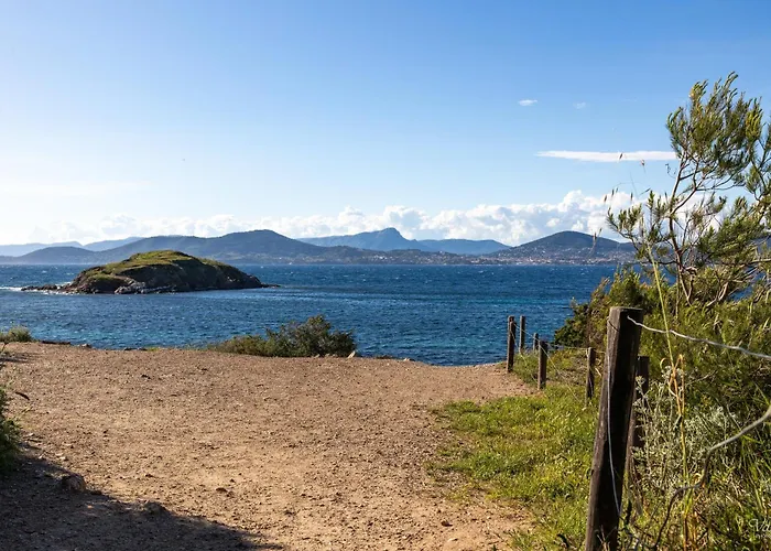 Le De La Presqu Ile De Giens Sea And Mountain Pleasure Вілла *